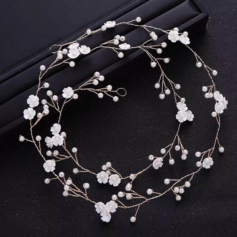 Delicate White Flower and Pearl Vine Headdress - Picture 12 of 15